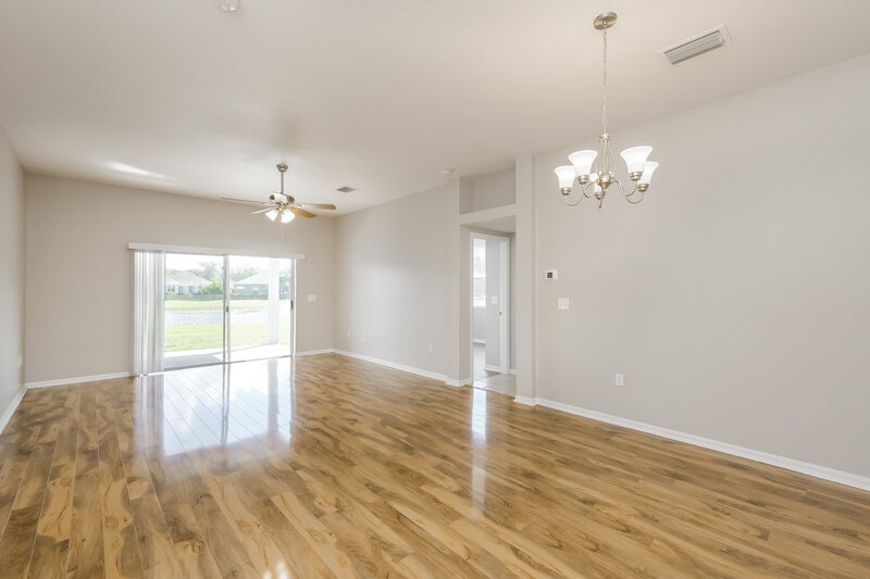 2,270/Mo, 6751 Monarch Park Dr Apollo Beach, FL 33572 Dining Room View