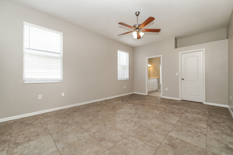 2,245/Mo, 6751 Monarch Park Dr Apollo Beach, FL 33572 Main Bedroom View