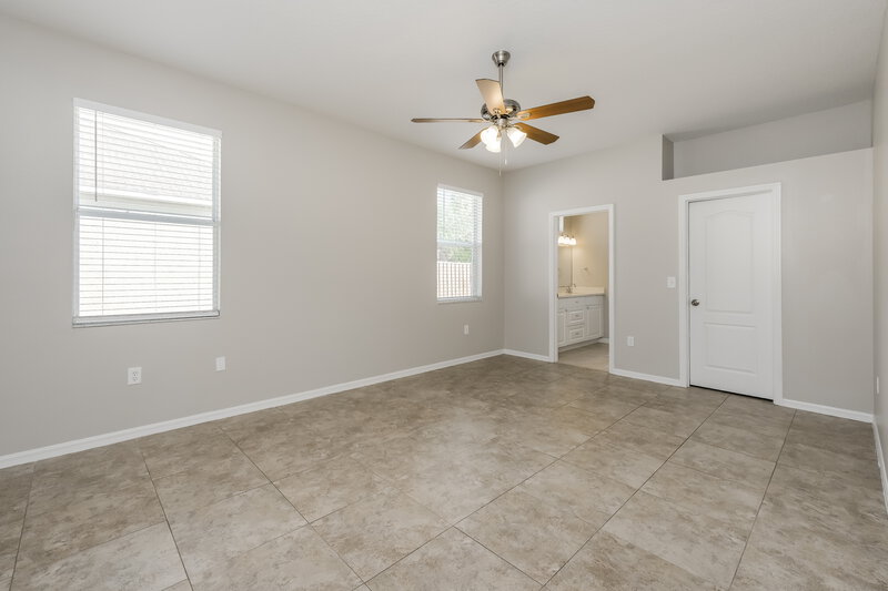 2,270/Mo, 6751 Monarch Park Dr Apollo Beach, FL 33572 Main Bedroom View