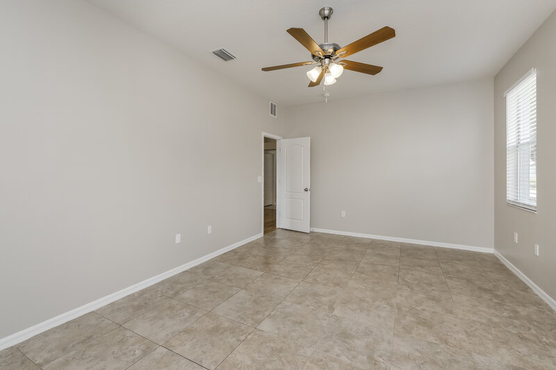 2,270/Mo, 6751 Monarch Park Dr Apollo Beach, FL 33572 Main Bedroom View 2