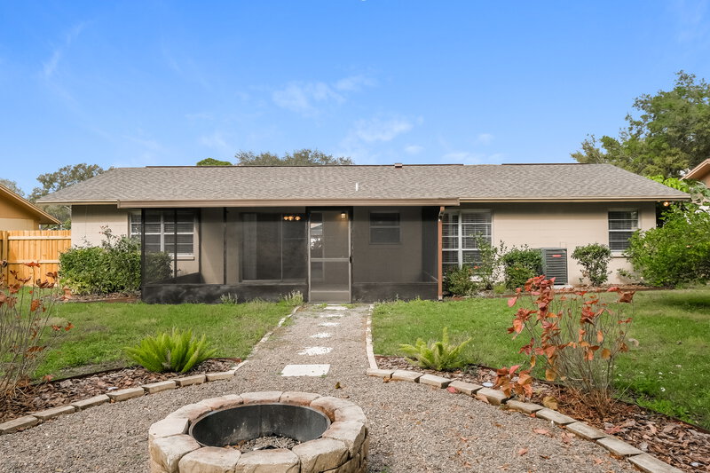 2,560/Mo, 5010 Carrollwood Meadows Dr Tampa, FL 33625 Rear View 2