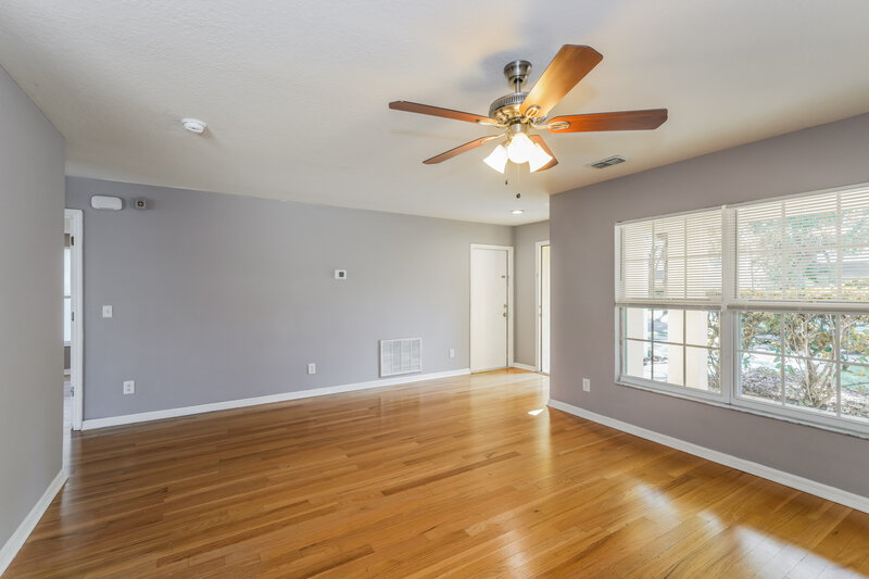 2,135/Mo, 15017 Deer Meadow Dr Lutz, FL 33559 Living Room View 3