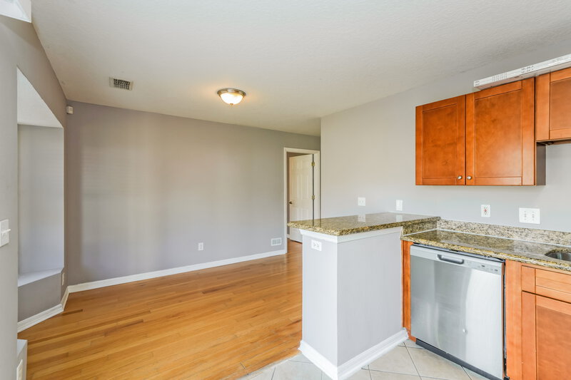 2,135/Mo, 15017 Deer Meadow Dr Lutz, FL 33559 Dining Room View