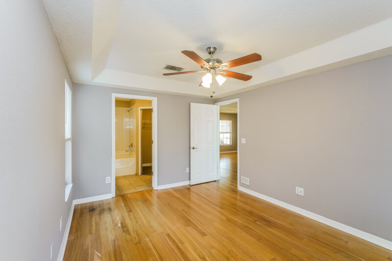 2,135/Mo, 15017 Deer Meadow Dr Lutz, FL 33559 Main Bedroom View