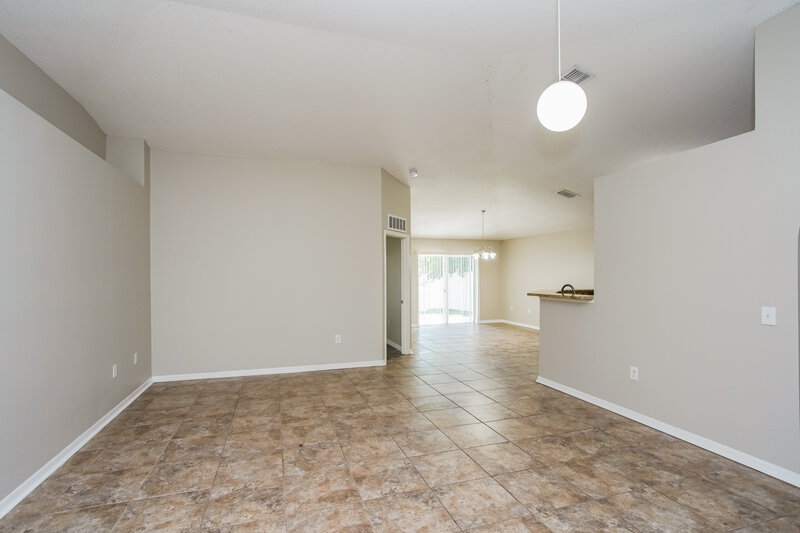2,065/Mo, 1602 Alhambra Crest Dr Ruskin, FL 33570 Living Room View 2