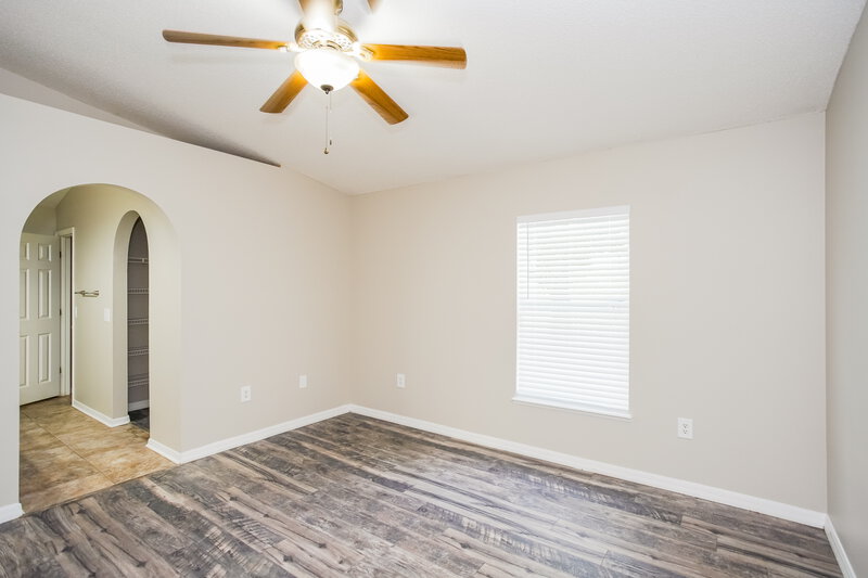 2,065/Mo, 1602 Alhambra Crest Dr Ruskin, FL 33570 Main Bedroom View