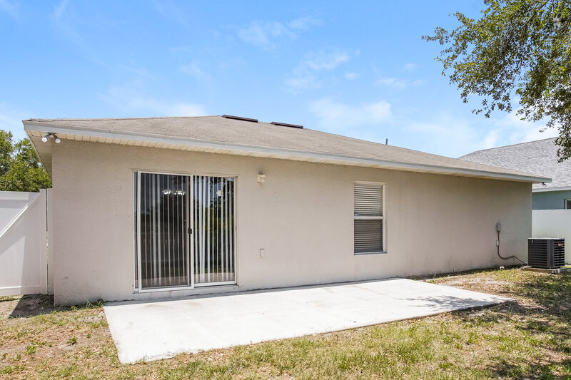 2,065/Mo, 1602 Alhambra Crest Dr Ruskin, FL 33570 Rear View