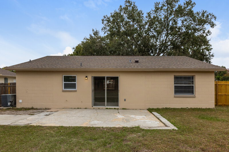 1,925/Mo, 13823 Pathfinder Dr Tampa, FL 33625 Rear View