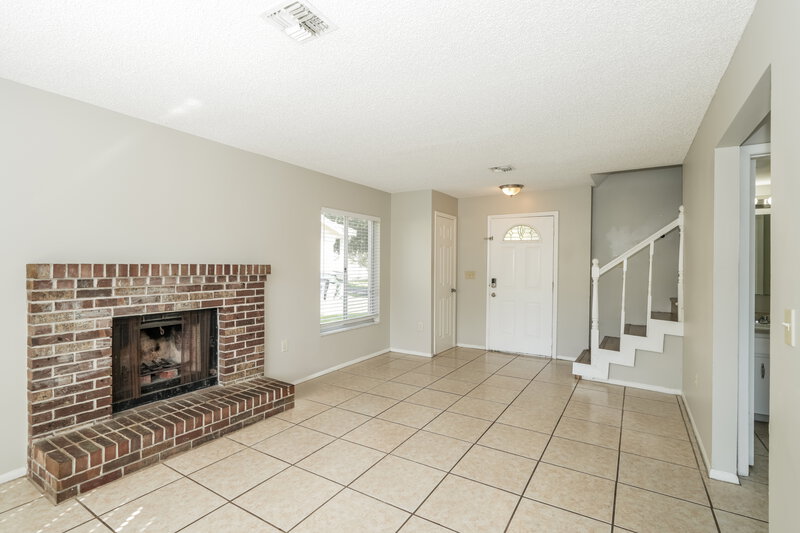 1,785/Mo, 856 Buttercup Dr Lakeland, FL 33801 Living Room View 2