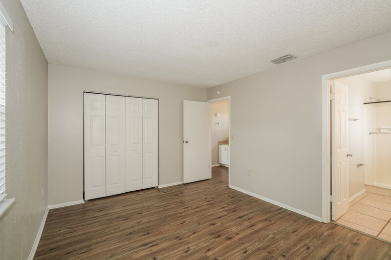 1,785/Mo, 856 Buttercup Dr Lakeland, FL 33801 Main Bedroom View 2