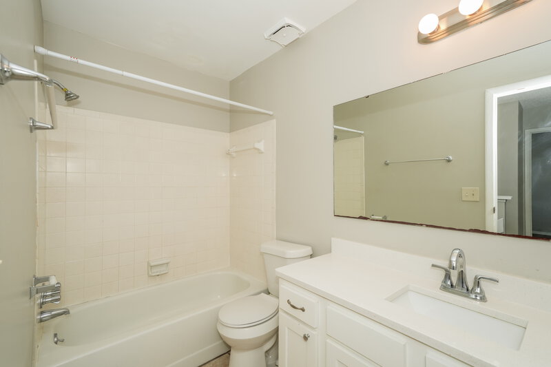 1,785/Mo, 856 Buttercup Dr Lakeland, FL 33801 Bathroom View