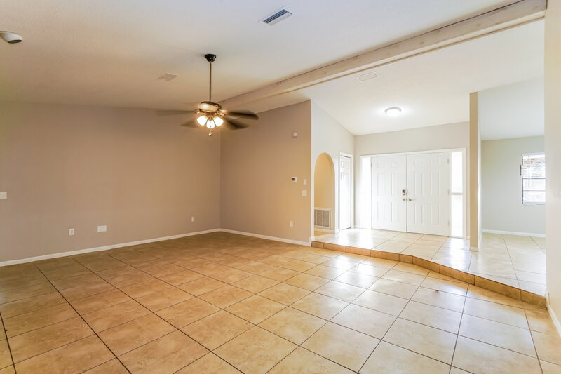 1,695/Mo, 8283 Annapolis Rd Spring Hill, FL 34606 Living Room View