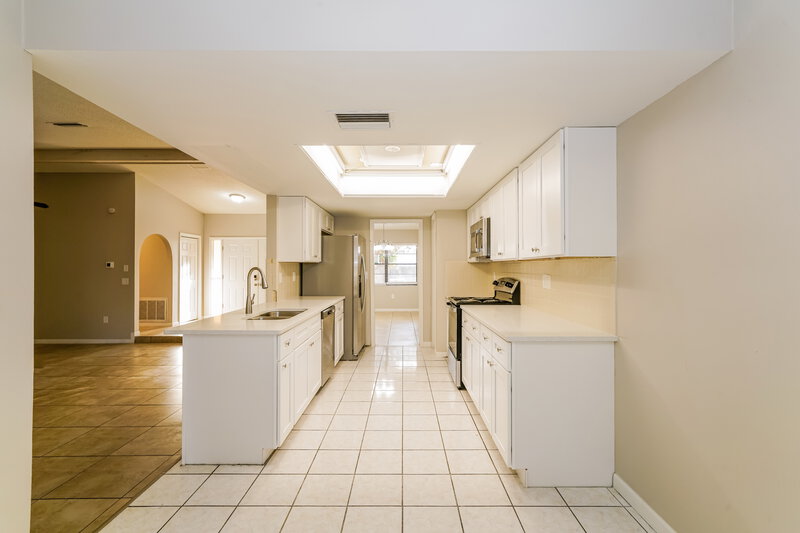 1,695/Mo, 8283 Annapolis Rd Spring Hill, FL 34606 Kitchen View 2