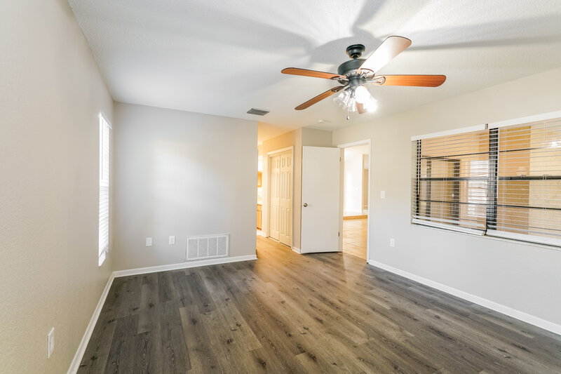 1,695/Mo, 8283 Annapolis Rd Spring Hill, FL 34606 Main Bedroom View 2