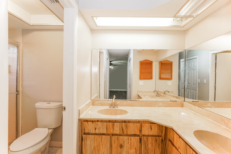 1,695/Mo, 8283 Annapolis Rd Spring Hill, FL 34606 Main Bathroom View