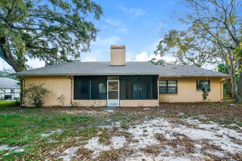 1,695/Mo, 8283 Annapolis Rd Spring Hill, FL 34606 Rear View