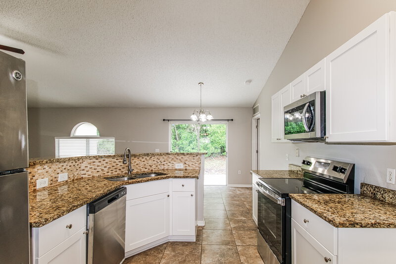 2,200/Mo, 1159 Newcomb Ave Spring Hill, FL 34608 Kitchen View