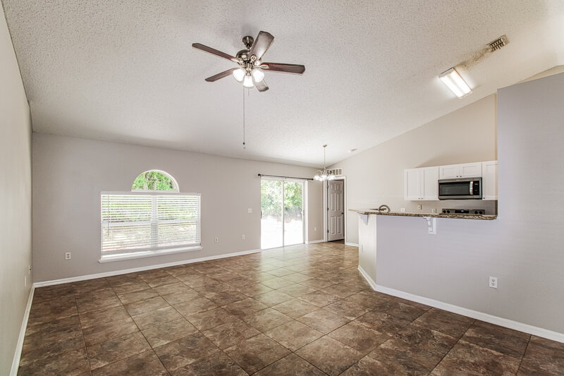 2,200/Mo, 1159 Newcomb Ave Spring Hill, FL 34608 Family Room View 3