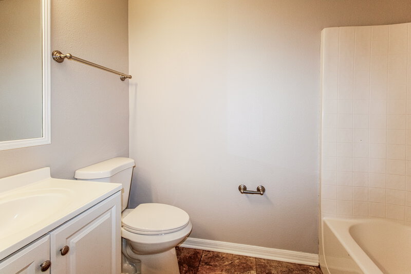 2,200/Mo, 1159 Newcomb Ave Spring Hill, FL 34608 Bathroom View