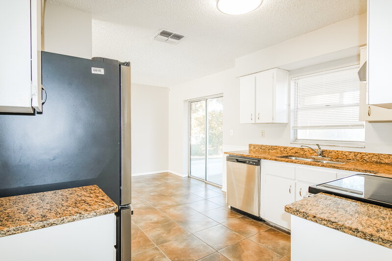1,655/Mo, 11103 Mayflower Rd Spring Hill, FL 34608 Kitchen View
