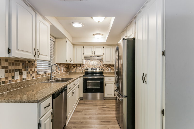 1,715/Mo, 11351 Collingswood St Spring Hill, FL 34608 Kitchen View