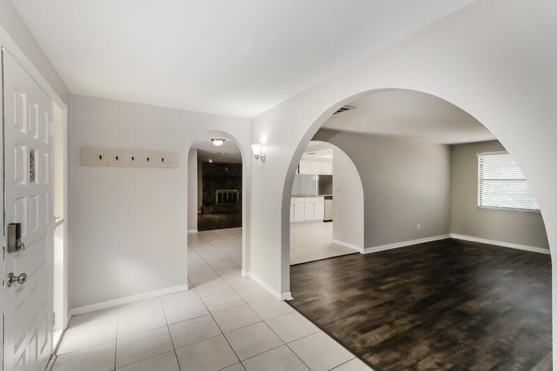 3,250/Mo, 8499 Vicksburg Rd Spring Hill, FL 34608 Foyer View