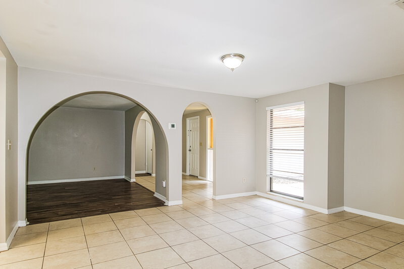 1,860/Mo, 8499 Vicksburg Rd Spring Hill, FL 34608 Dining Room View