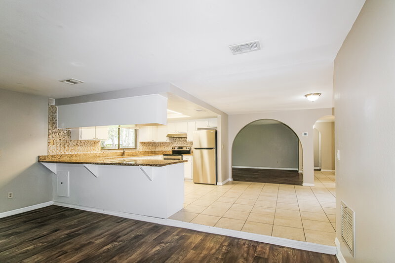 1,860/Mo, 8499 Vicksburg Rd Spring Hill, FL 34608 Dining Room View 2