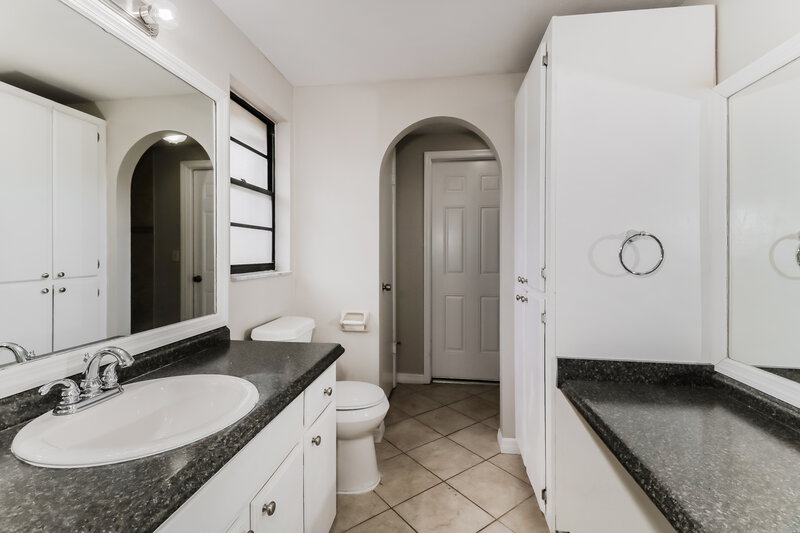 3,250/Mo, 8499 Vicksburg Rd Spring Hill, FL 34608 Bathroom View