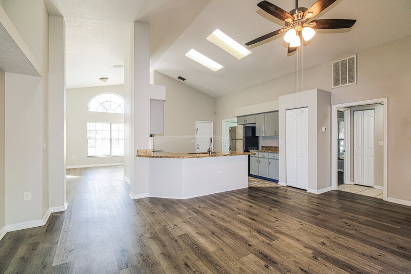 1,850/Mo, 10439 Norvell Rd Spring Hill, FL 34608 Living Room View 3