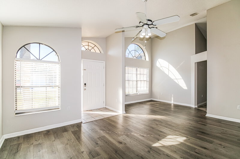 1,850/Mo, 10439 Norvell Rd Spring Hill, FL 34608 Family Room View