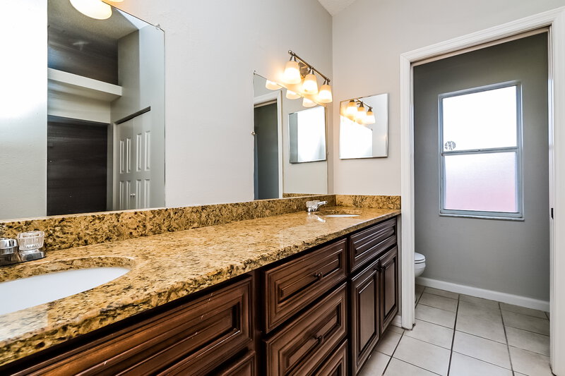 1,885/Mo, 1296 Bentley Ave Spring Hill, FL 34608 Main Bathroom View