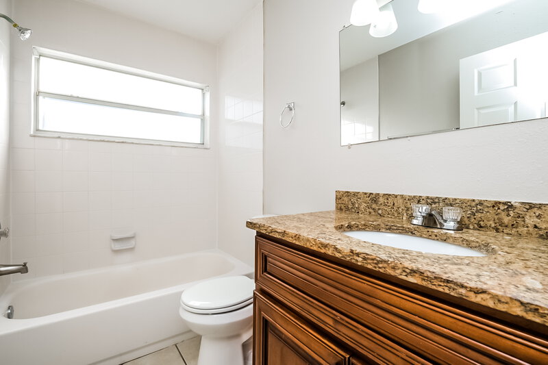 1,885/Mo, 1296 Bentley Ave Spring Hill, FL 34608 Bathroom View