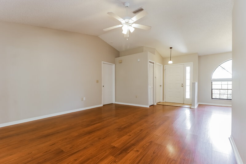 1,955/Mo, 8247 Royal Hart Dr New Port Richey, FL 34653 Living Room View 6