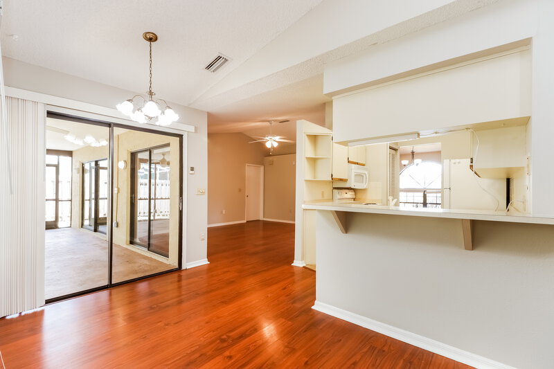 1,955/Mo, 8247 Royal Hart Dr New Port Richey, FL 34653 Dining Room View