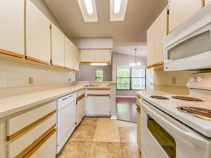 1,955/Mo, 8247 Royal Hart Dr New Port Richey, FL 34653 Kitchen View 2