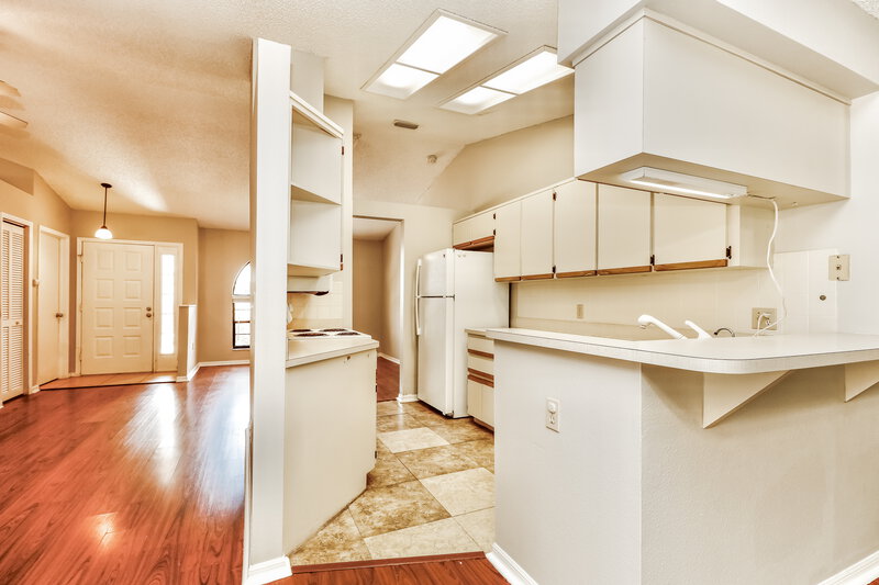 1,955/Mo, 8247 Royal Hart Dr New Port Richey, FL 34653 Kitchen View 4