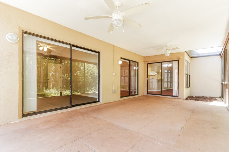 1,955/Mo, 8247 Royal Hart Dr New Port Richey, FL 34653 Sun Room View 2