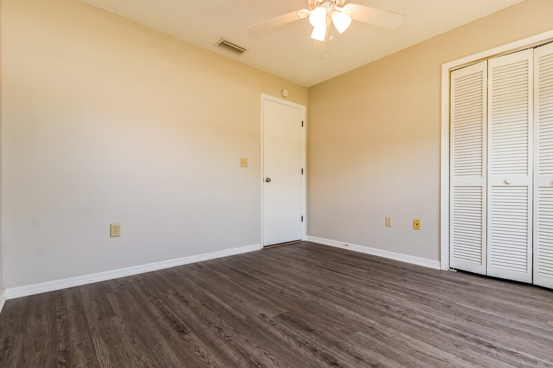1,955/Mo, 8247 Royal Hart Dr New Port Richey, FL 34653 Bedroom View