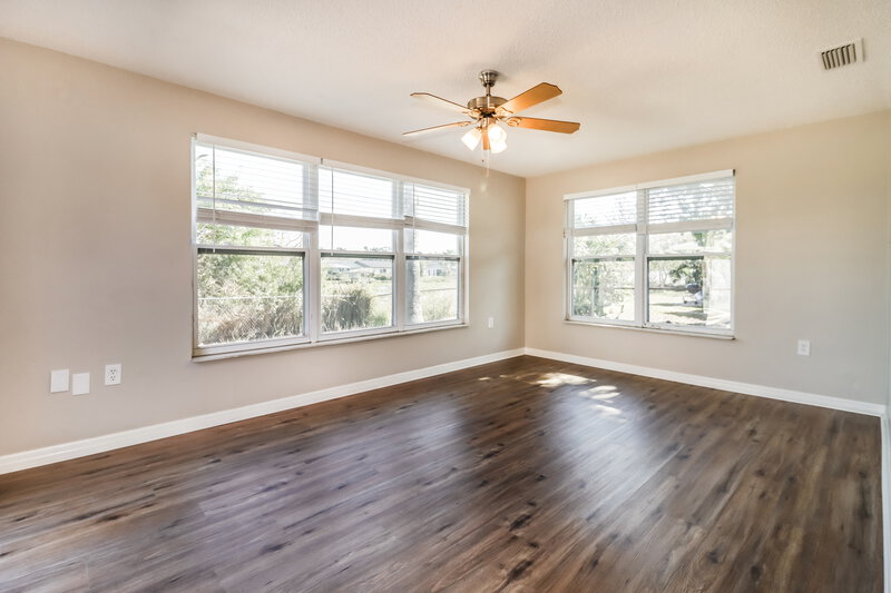 1,900/Mo, 3216 Kismet Ct New Port Richey, FL 34655 Sun Room View 2