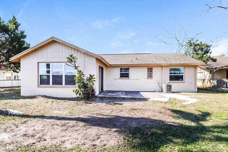 1,900/Mo, 3216 Kismet Ct New Port Richey, FL 34655 Rear View