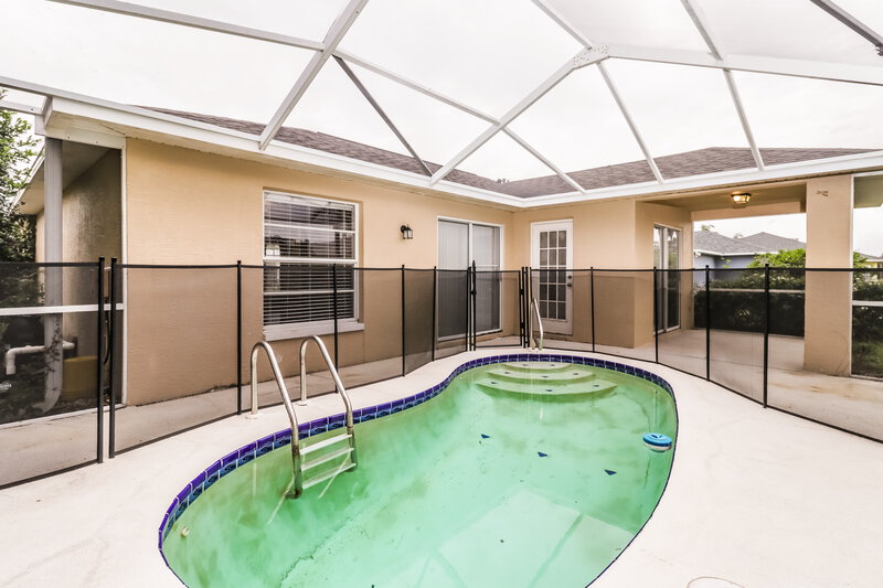 0/Mo, 18614 Parade Rd Hudson, FL 34667 Pool View