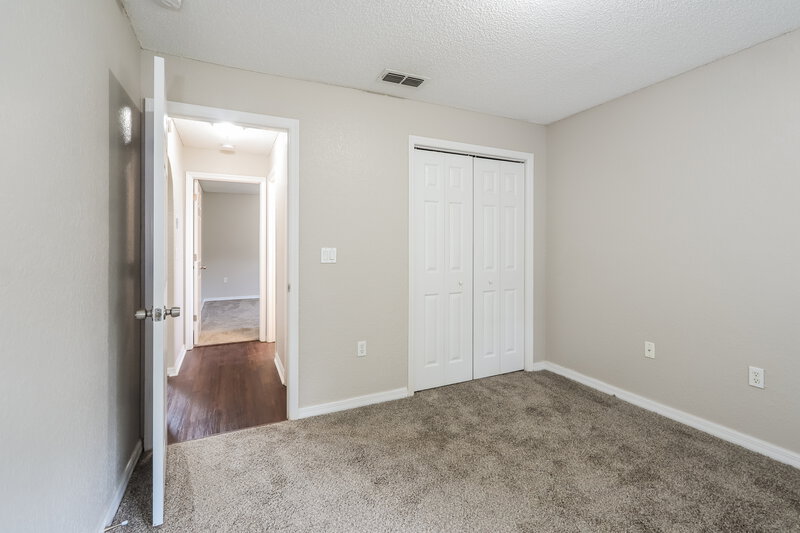 1,735/Mo, 18725 Parade Rd Hudson, FL 34667 Bedroom View