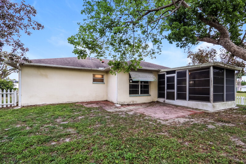 1,735/Mo, 18725 Parade Rd Hudson, FL 34667 Rear View