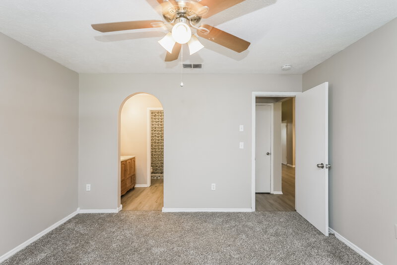 1,985/Mo, 13403 Woodward Dr Hudson, FL 34667 Main Bedroom View 2