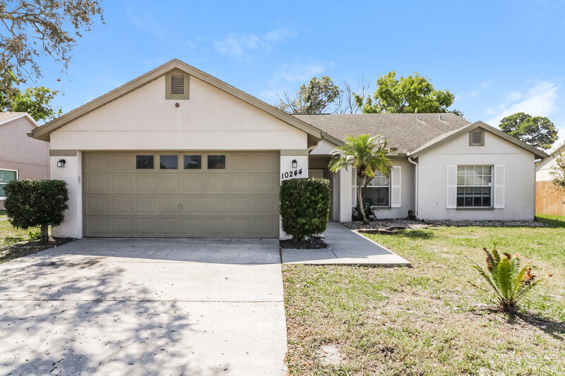 1,880/Mo, 10244 Rainbow Oaks Dr Hudson, FL 34667 External View