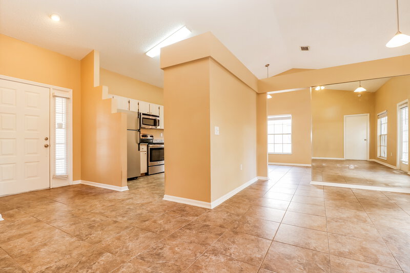 1,805/Mo, 10244 Rainbow Oaks Dr Hudson, FL 34667 Dining Room View 3