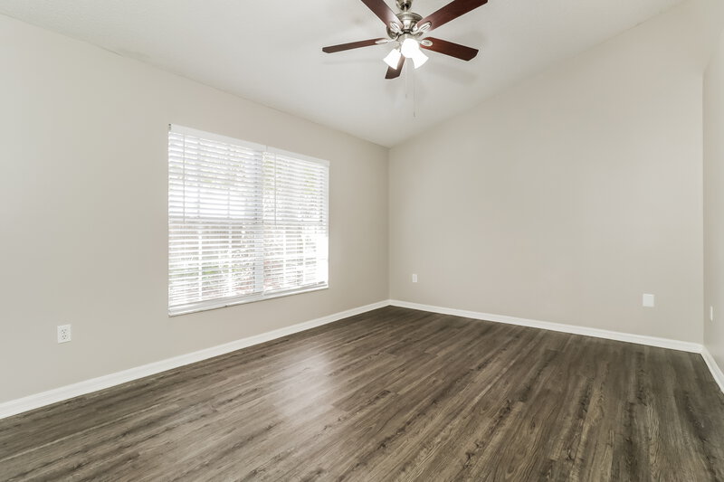 1,880/Mo, 10244 Rainbow Oaks Dr Hudson, FL 34667 Main Bedroom View
