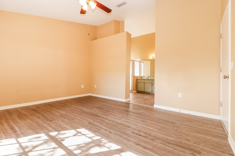 1,805/Mo, 10244 Rainbow Oaks Dr Hudson, FL 34667 Master Bedroom View