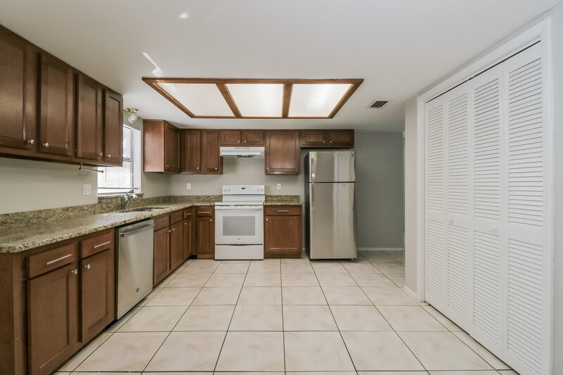 2,235/Mo, 2126 Telogia Ct Holiday, FL 34690 Kitchen View